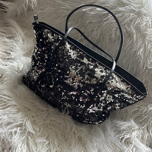 2 pc. Express Travel tote with wristlet book bag carry all black, purse - Picture 2 of 12